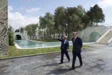 Prezident İlham Əliyev Dənizkənarı Milli Parkında “Kiçik Venesiya şəhərciyi”nin açılışında iştirak edib (FOTO)