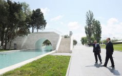 Prezident İlham Əliyev Dənizkənarı Milli Parkında “Kiçik Venesiya şəhərciyi”nin açılışında iştirak edib (FOTO)