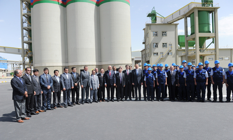 Prezident İlham Əliyev Naxçıvan Şəhər Gömrük İdarəsinin, FHN-in inzibati binalarının və sement zavodunun açılışında iştirak edib (ƏLAVƏ OLUNUB) (FOTO)