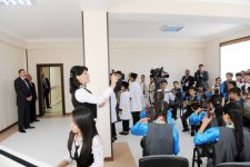 İlham Əliyev Uşaq Musiqi Məktəbinin açılışında iştirak edib, Culfa sərhəd komendantlığında və sərhəd zastavasında aparılan yenidənqurma işləri ilə tanış olub (FOTO)
