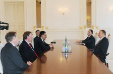 İlham Əliyev Böyük Britaniyanın lordlardan ibarət nümayəndə heyətini qəbul edib