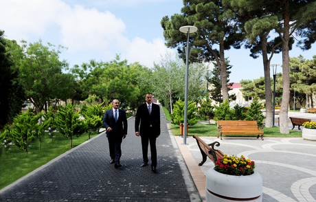 Prezident İlham Əliyev Badamdar qəsəbəsində Heydər Əliyev parkının yenidənqurmadan sonrakı vəziyyəti ilə tanış olub (FOTO)