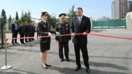 İlham Əliyev Müdafiə Nazirliyinin yeni yaşayış kompleksinin açılışında iştirak edib (FOTO)