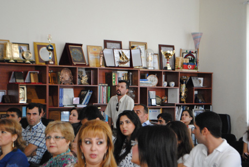 Gənclər Fondu info-seminarlar keçirir (FOTO)