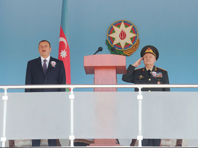 Prezident İlham Əliyev Heydər Əliyev adına Azərbaycan Ali Hərbi Məktəbində keçirilən təntənəli mərasimdə iştirak edib (FOTO)
