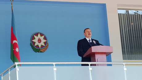 Prezident İlham Əliyev Heydər Əliyev adına Azərbaycan Ali Hərbi Məktəbində keçirilən təntənəli mərasimdə iştirak edib (FOTO)