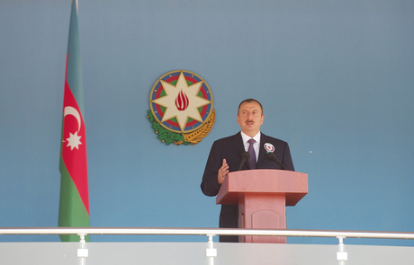 Prezident İlham Əliyev Heydər Əliyev adına Azərbaycan Ali Hərbi Məktəbində keçirilən təntənəli mərasimdə iştirak edib (FOTO)