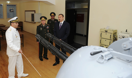 Prezident İlham Əliyev Heydər Əliyev adına Azərbaycan Ali Hərbi Məktəbində keçirilən təntənəli mərasimdə iştirak edib (FOTO)