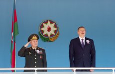 Prezident İlham Əliyev Heydər Əliyev adına Azərbaycan Ali Hərbi Məktəbində keçirilən təntənəli mərasimdə iştirak edib (FOTO)