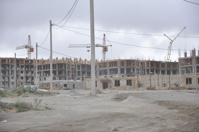Azərbaycan Məcburi Köçkünlərin Sosial İnkişaf Fondunun direktoru tikinti işləri ilə tanış olub (FOTO)