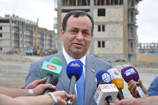 Azərbaycan Məcburi Köçkünlərin Sosial İnkişaf Fondunun direktoru tikinti işləri ilə tanış olub (FOTO)