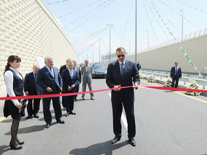 Prezident İlham Əliyev Bilgəh-Novxanı-Sumqayıt avtomobil yolunun yenidən qurulması çərçivəsində görülən işlərlə tanış olub (FOTO)