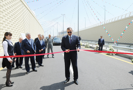 Prezident İlham Əliyev Bilgəh-Novxanı-Sumqayıt avtomobil yolunun yenidən qurulması çərçivəsində görülən işlərlə tanış olub (FOTO)