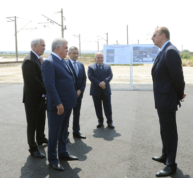 Prezident İlham Əliyev Bilgəh-Novxanı-Sumqayıt avtomobil yolunun yenidən qurulması çərçivəsində görülən işlərlə tanış olub (FOTO)