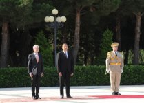 Azərbaycana rəsmi səfərə gələn Avropa İttifaqı Şurasının prezidentinin rəsmi qarşılanma mərasimi olub (FOTO)