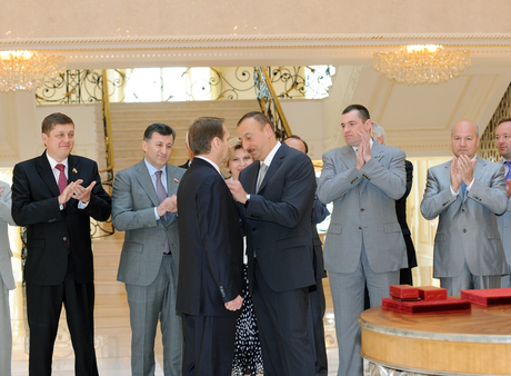İlham Əliyev Rusiya Dövlət Dumasının sədri Sergey Narışkinin başçılıq etdiyi nümayəndə heyətini qəbul edib (FOTO)