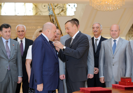 İlham Əliyev Rusiya Dövlət Dumasının sədri Sergey Narışkinin başçılıq etdiyi nümayəndə heyətini qəbul edib (FOTO)