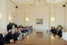 İlham Əliyev Rusiya Dövlət Dumasının sədri Sergey Narışkinin başçılıq etdiyi nümayəndə heyətini qəbul edib (FOTO)