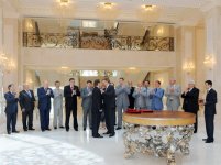 İlham Əliyev Rusiya Dövlət Dumasının sədri Sergey Narışkinin başçılıq etdiyi nümayəndə heyətini qəbul edib (FOTO)