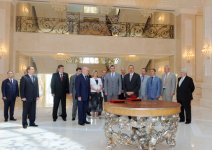 İlham Əliyev Rusiya Dövlət Dumasının sədri Sergey Narışkinin başçılıq etdiyi nümayəndə heyətini qəbul edib (FOTO)