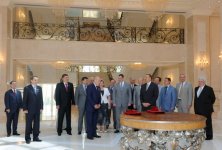 İlham Əliyev Rusiya Dövlət Dumasının sədri Sergey Narışkinin başçılıq etdiyi nümayəndə heyətini qəbul edib (FOTO)