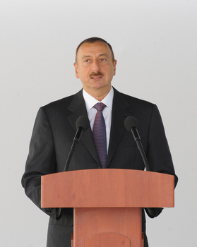 İlham Əliyev Bakıda yeni sement zavodunun açılışında iştirak edib (FOTO)