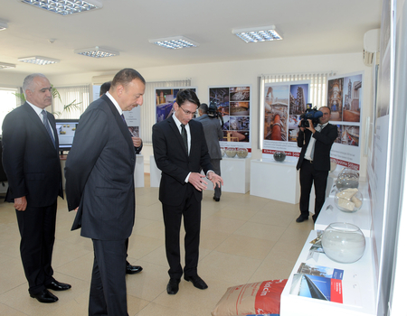 İlham Əliyev Bakıda yeni sement zavodunun açılışında iştirak edib (FOTO)