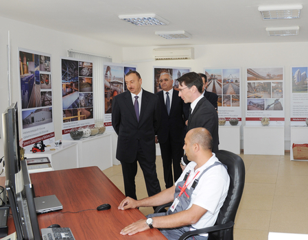 İlham Əliyev Bakıda yeni sement zavodunun açılışında iştirak edib (FOTO)