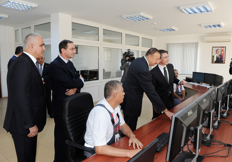 İlham Əliyev Bakıda yeni sement zavodunun açılışında iştirak edib (FOTO)