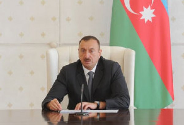 Prezident İlham Əliyev Şəmkirdə təmas xəttindəki vəziyyətlə bağlı operativ müşavirə keçirib (FOTO)
