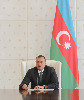 Prezident İlham Əliyevin sədrliyi ilə 2012-ci ilin birinci yarısının sosial-iqtisadi inkişafının yekunlarına həsr olunmuş iclas keçirilib (FOTO)