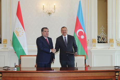 Azərbaycan və Tacikistan arasında bir sıra sənədlər imzalanıb (FOTO)