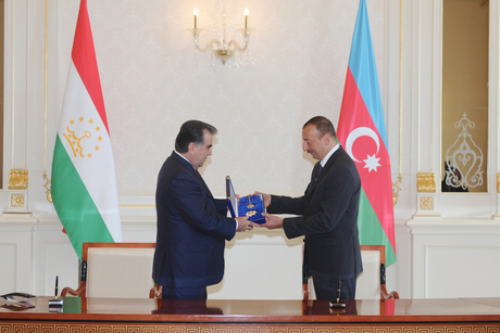 Azərbaycan və Tacikistan prezidentlərinin ali ordenlərlə təltif olunma mərasimi keçirilib (FOTO)