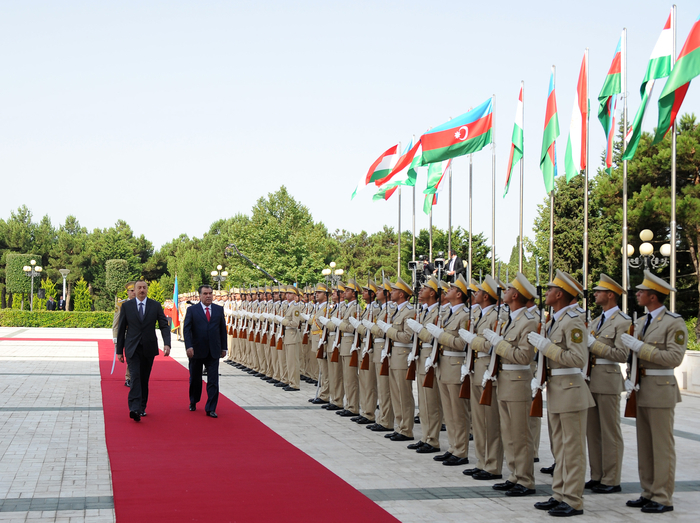 Tacikistan Prezidentinin rəsmi qarşılanma mərasimi keçirilib (FOTO)