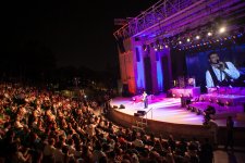 Emin Ağalarov Bakıda geniş konsert proqramı ilə çıxış edib (FOTO)