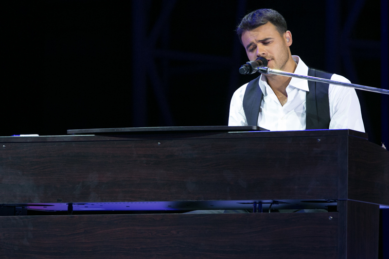 Emin Ağalarov Bakıda geniş konsert proqramı ilə çıxış edib (FOTO)