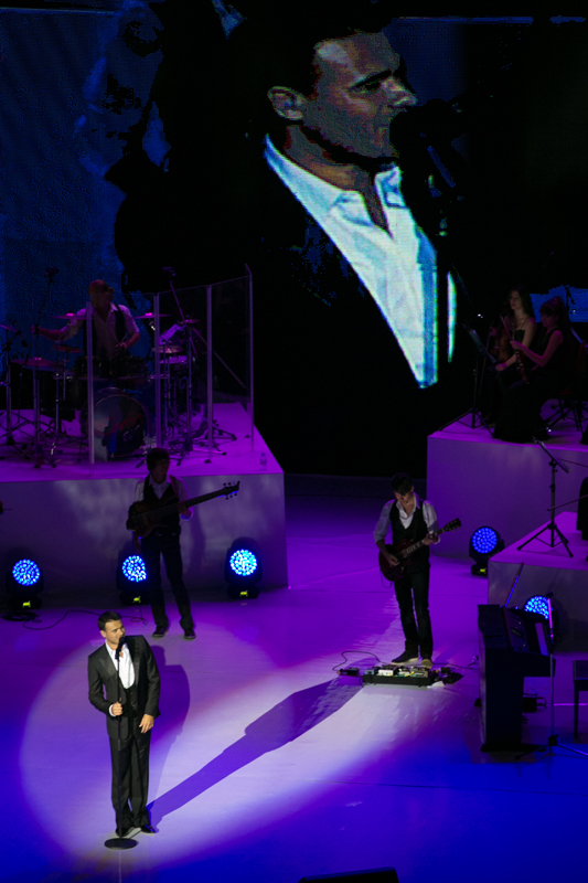 Emin Ağalarov Bakıda geniş konsert proqramı ilə çıxış edib (FOTO)