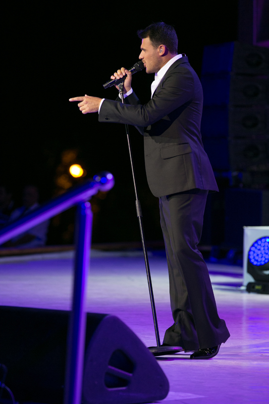 Emin Ağalarov Bakıda geniş konsert proqramı ilə çıxış edib (FOTO)