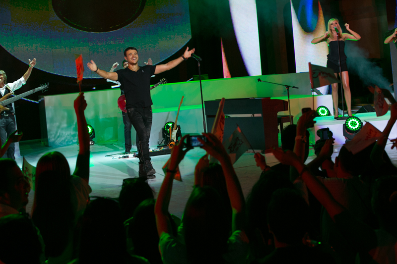 Emin Ağalarov Bakıda geniş konsert proqramı ilə çıxış edib (FOTO)