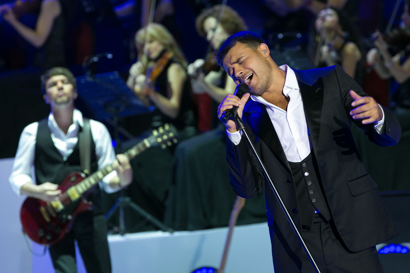 Emin Ağalarov Bakıda geniş konsert proqramı ilə çıxış edib (FOTO)