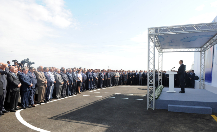 Prezident İlham Əliyev Hacıqabulda Şirvan-Muğan qrup su kəmərinin təməlqoyma mərasimində iştirak edib (FOTO)