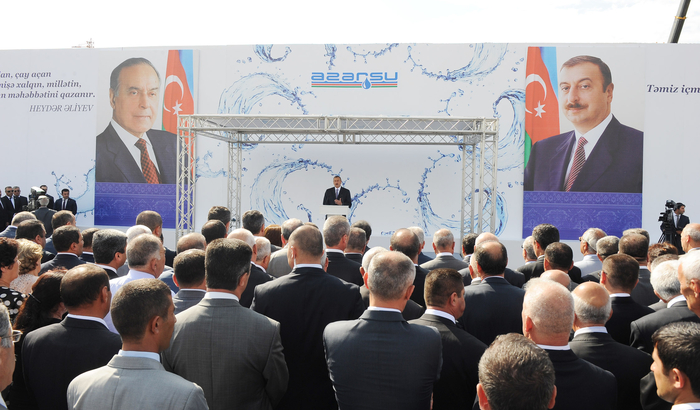 Prezident İlham Əliyev Hacıqabulda Şirvan-Muğan qrup su kəmərinin təməlqoyma mərasimində iştirak edib (FOTO)