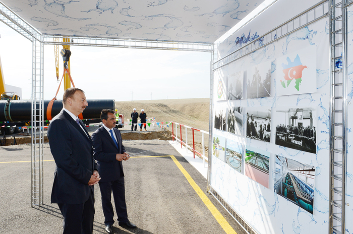 Prezident İlham Əliyev Hacıqabulda Şirvan-Muğan qrup su kəmərinin təməlqoyma mərasimində iştirak edib (FOTO)