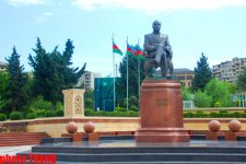 Tarixi yaşadan heykəllər (FOTO)