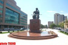 Tarixi yaşadan heykəllər (FOTO)