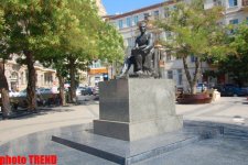 Tarixi yaşadan heykəllər (FOTO)
