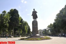 Tarixi yaşadan heykəllər (FOTO)