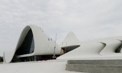 Azərbaycan Prezidenti İlham Əliyev Heydər Əliyev Mərkəzində olub (FOTO)