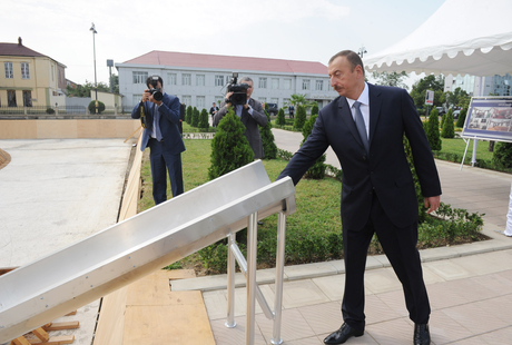 İlham Əliyev Lənkəranda inşa olunacaq Gənclər Mərkəzinin təməlqoyma mərasimində iştirak edib (FOTO)