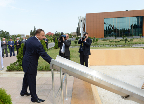 İlham Əliyev Lənkəranda inşa olunacaq Gənclər Mərkəzinin təməlqoyma mərasimində iştirak edib (FOTO)
